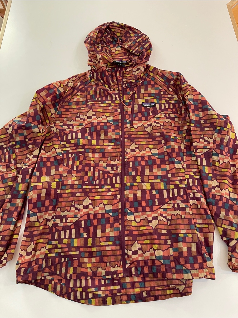 Women’s Patagonia Multicolor Patterned Hooded Lightweight Jacket